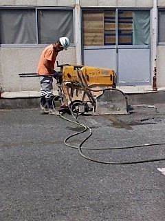 縁切りカッター工事